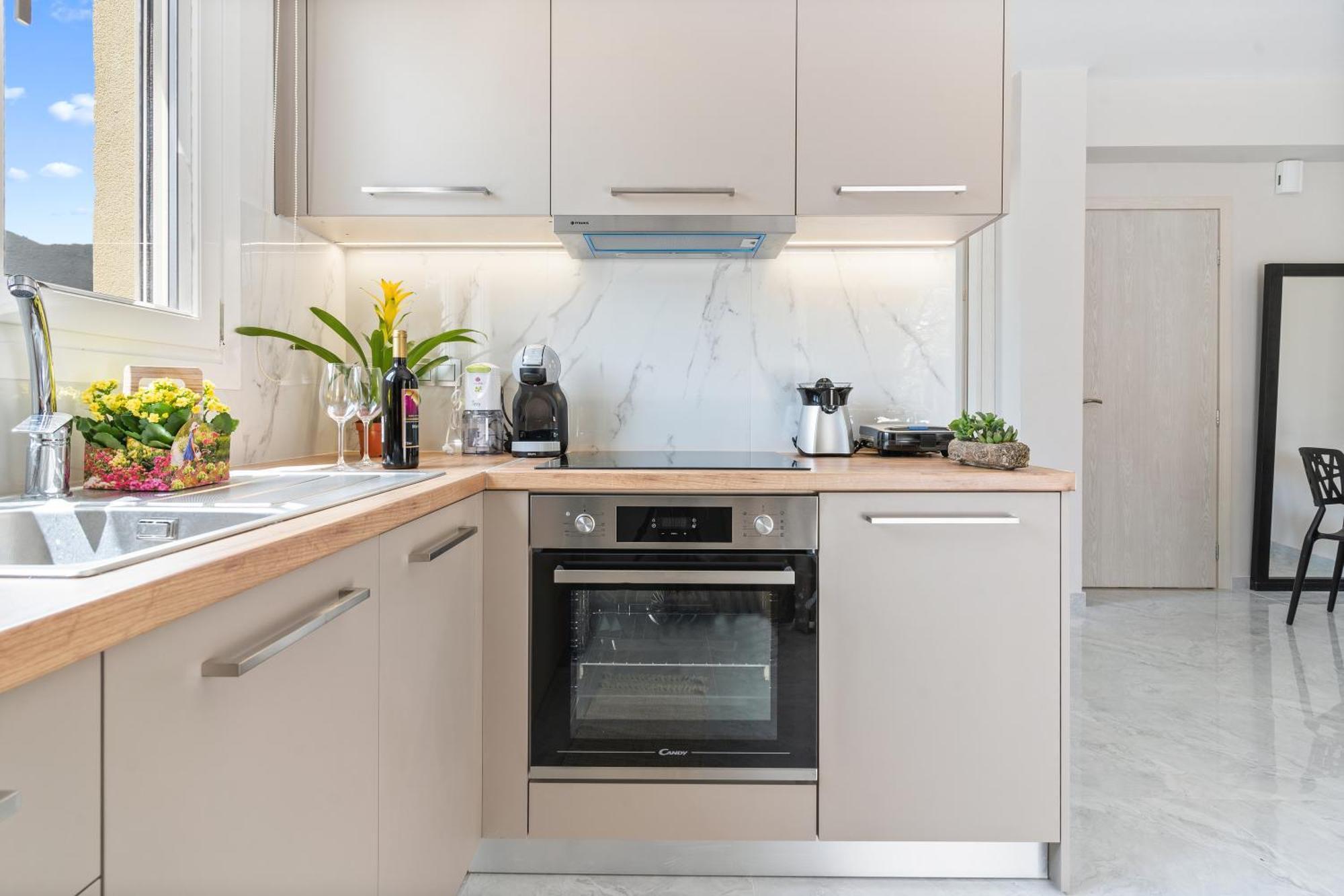 Miralis Apartments Никиана Екстериор снимка