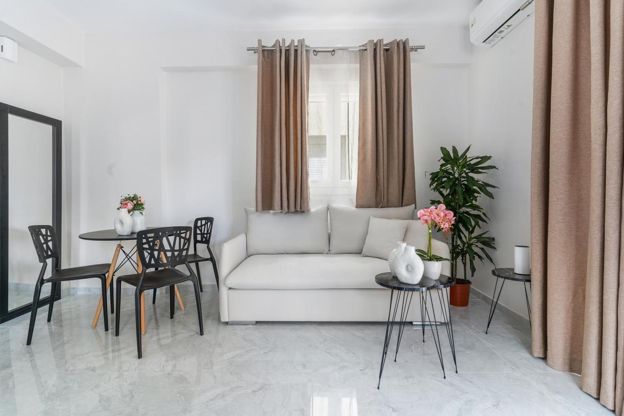 Miralis Apartments Никиана Екстериор снимка