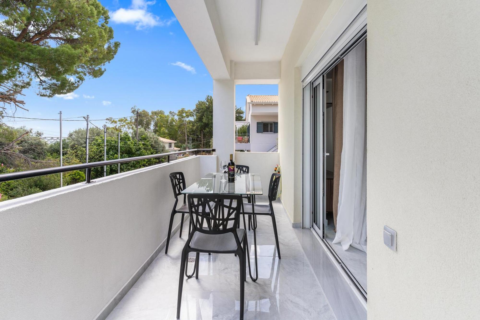 Miralis Apartments Никиана Екстериор снимка