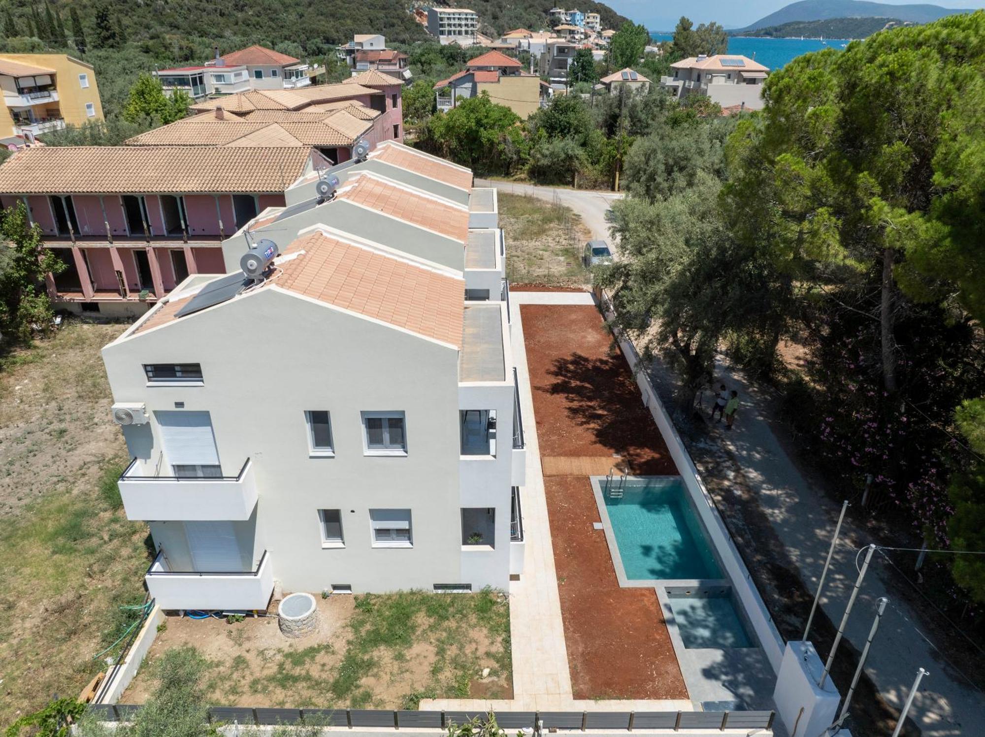Miralis Apartments Никиана Екстериор снимка